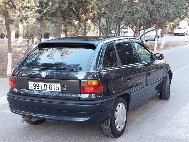 Opel Astra 1997, 245,000 km - 1.6 l - Sumqayıt