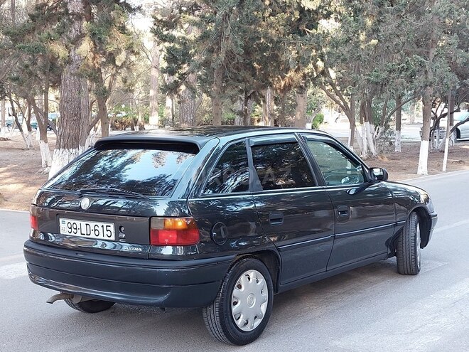 Opel Astra 1997, 245,000 km - 1.6 l - Sumqayıt