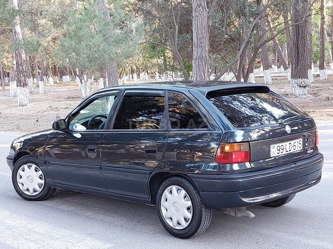 Opel Astra 1997, 245,000 km - 1.6 l - Sumqayıt