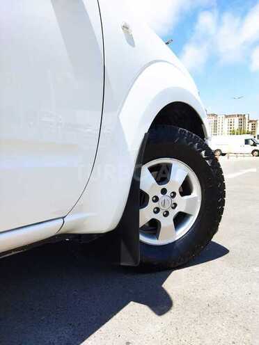 Nissan Navara 2008, 168,000 km - 2.5 л - Bakı