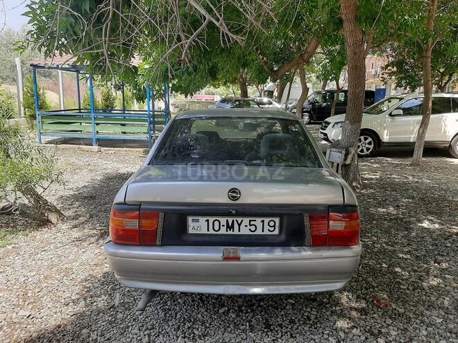 Opel Vectra 1994, 340,000 km - 2.0 l - Bakı
