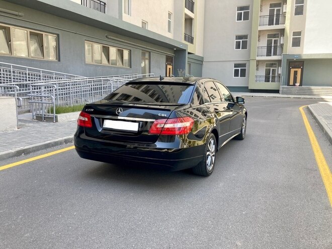 Mercedes E 220 2009, 252,000 km - 2.2 l - Bakı