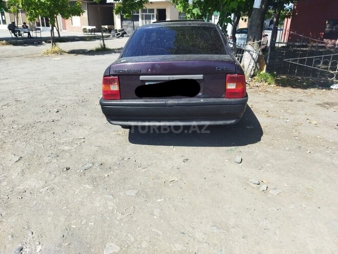 Opel Vectra 1992, 145,233 km - 1.8 l - Zaqatala