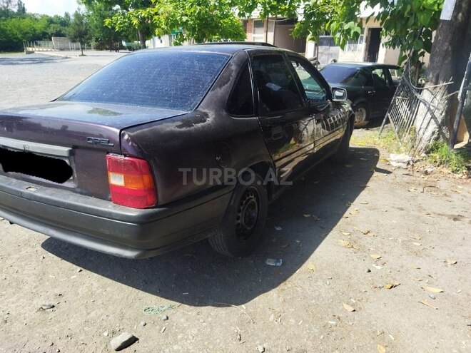 Opel Vectra 1992, 145,233 km - 1.8 l - Zaqatala