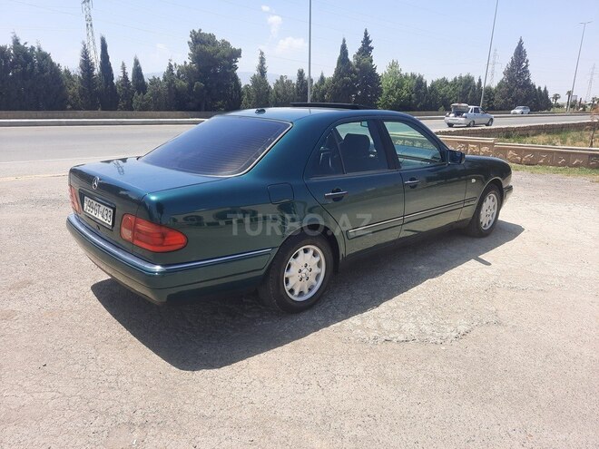 Mercedes E 240 1999, 237,000 km - 2.4 l - Gəncə