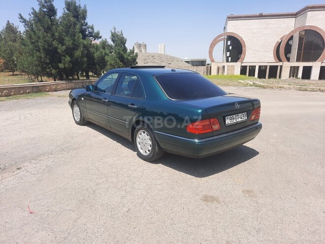 Mercedes E 240 1999, 237,000 km - 2.4 l - Gəncə