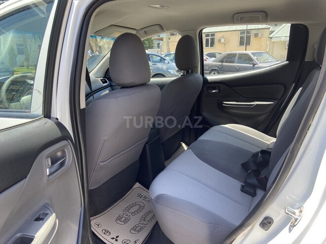 Mitsubishi L200 2018, 137,000 km - 2.4 l - Bakı
