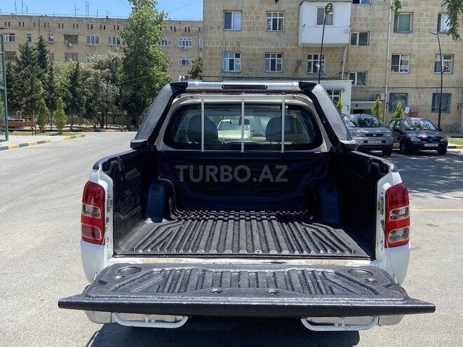 Mitsubishi L200 2018, 137,000 km - 2.4 l - Bakı