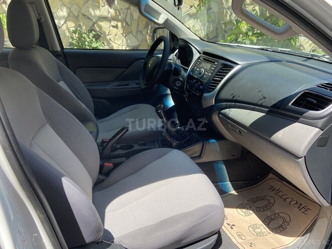 Mitsubishi L200 2018, 137,000 km - 2.4 l - Bakı