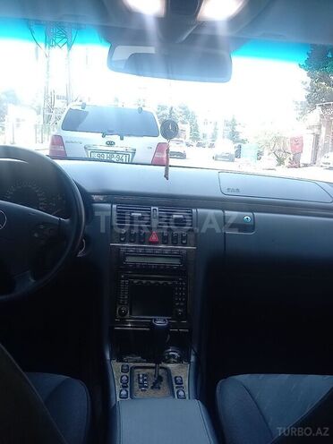Mercedes E 220 2000, 250,000 km - 2.2 l - Bakı