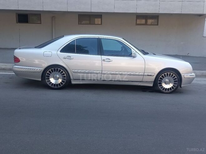 Mercedes E 220 2000, 250,000 km - 2.2 l - Bakı