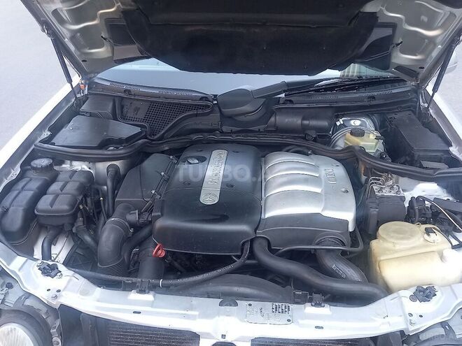 Mercedes E 220 2000, 250,000 km - 2.2 l - Bakı