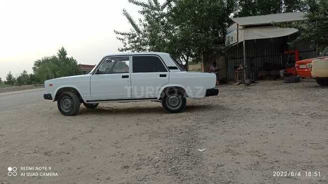 LADA (VAZ) 2107 2004, 145,600 km - 1.6 l - Salyan