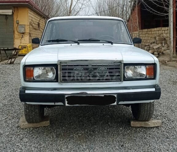LADA (VAZ) 2107 2004, 145,600 km - 1.6 l - Salyan
