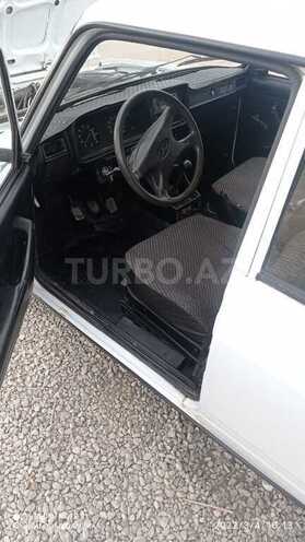 LADA (VAZ) 2107 2004, 145,600 km - 1.6 l - Salyan
