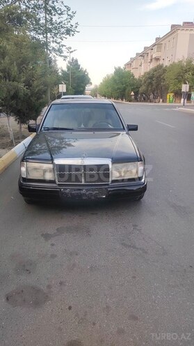 Mercedes E 200 1993, 200,000 km - 2.0 l - Sumqayıt