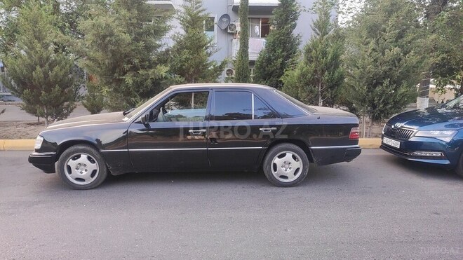 Mercedes E 200 1993, 200,000 km - 2.0 l - Sumqayıt