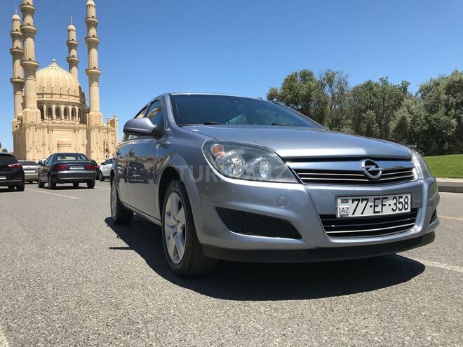 Opel Astra 2010, 182,900 km - 1.3 l - Bakı