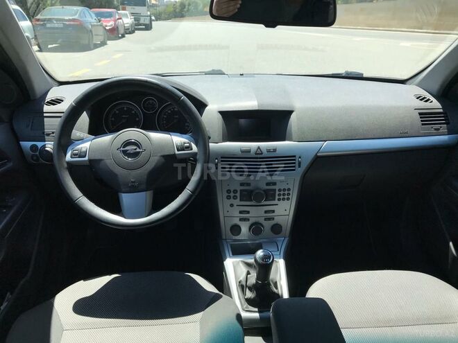 Opel Astra 2010, 182,900 km - 1.3 l - Bakı