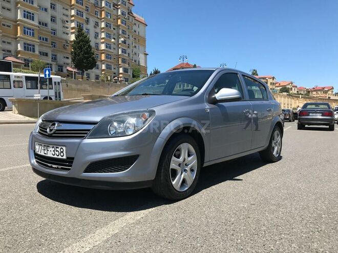 Opel Astra 2010, 182,900 km - 1.3 l - Bakı