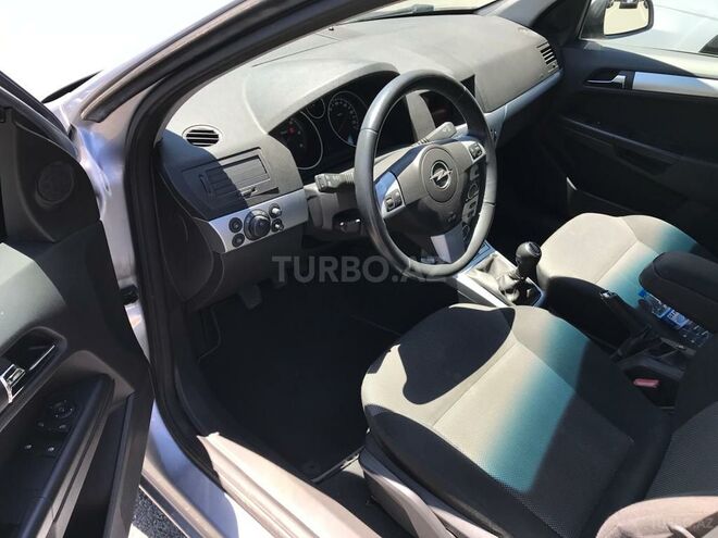 Opel Astra 2010, 182,900 km - 1.3 l - Bakı