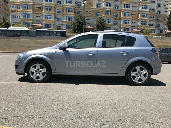 Opel Astra 2010, 182,900 km - 1.3 l - Bakı