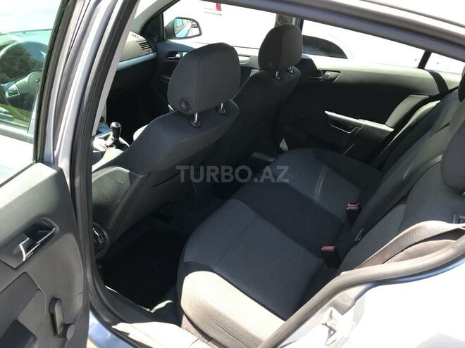 Opel Astra 2010, 182,900 km - 1.3 l - Bakı