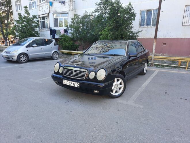 Mercedes E 220 1996, 322,000 km - 2.2 l - Sumqayıt