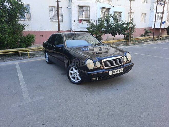 Mercedes E 220 1996, 322,000 km - 2.2 l - Sumqayıt