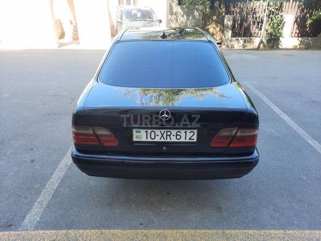 Mercedes E 220 1996, 322,000 km - 2.2 l - Sumqayıt