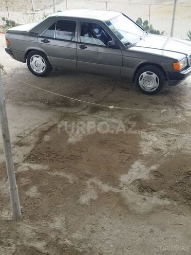 Mercedes 190 1991, 456,369 km - 2.0 л - Şirvan