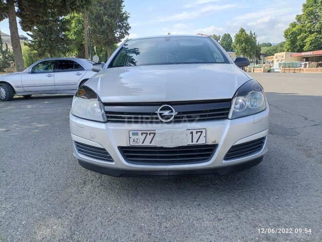 Opel Astra 2004, 214,000 km - 1.4 l - Qazax