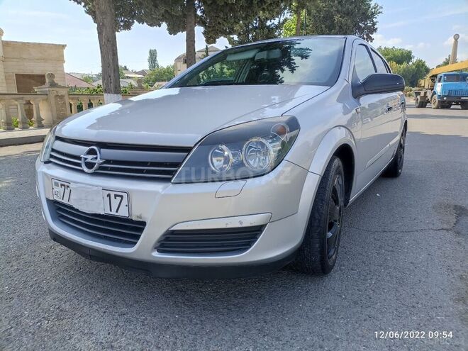Opel Astra 2004, 214,000 km - 1.4 l - Qazax