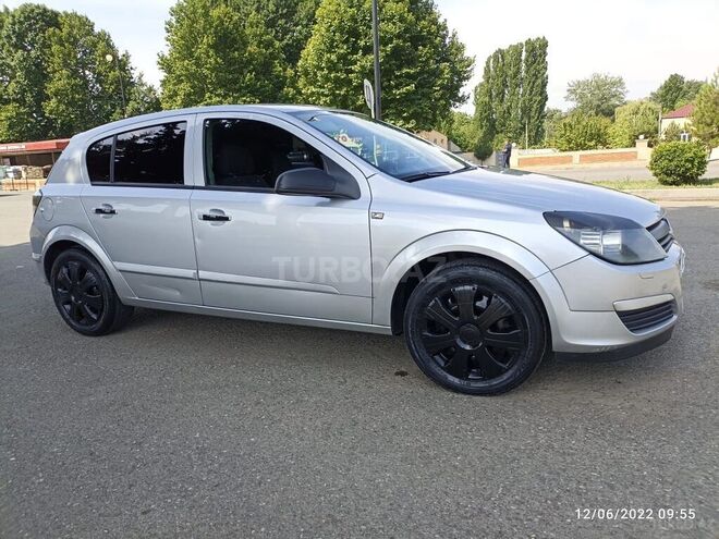 Opel Astra 2004, 214,000 km - 1.4 l - Qazax