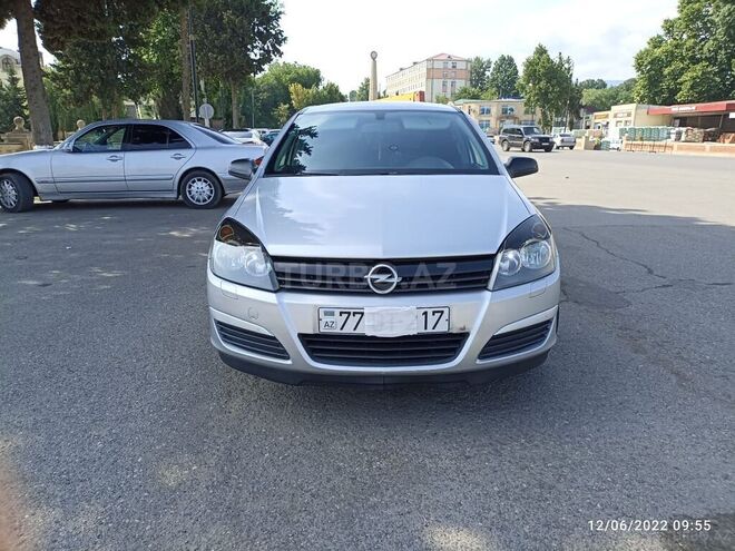 Opel Astra 2004, 214,000 km - 1.4 l - Qazax