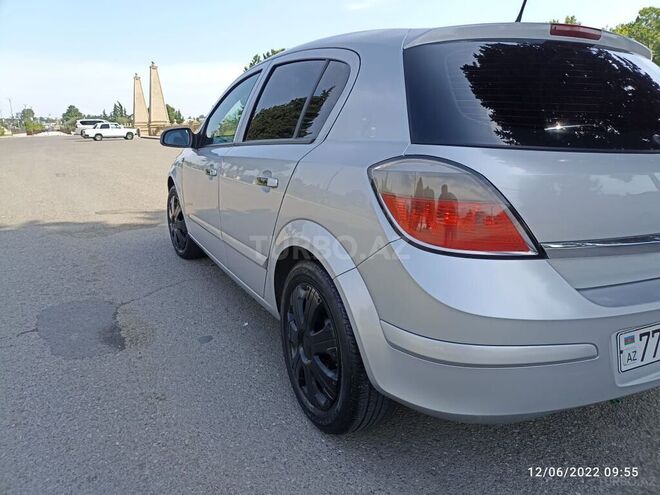 Opel Astra 2004, 214,000 km - 1.4 l - Qazax
