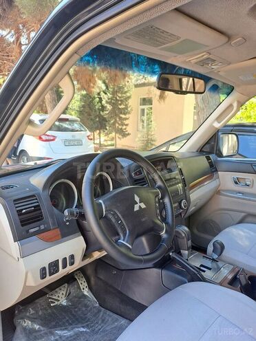 Mitsubishi Pajero 2008, 180,000 km - 3.0 l - Bakı