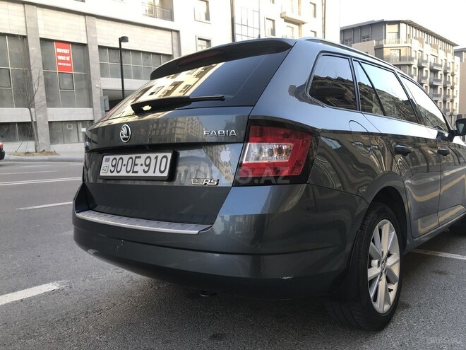Skoda Fabia 2015, 141,800 km - 1.2 l - Bakı