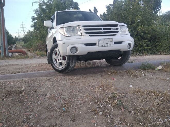 Mitsubishi Pajero io 2001, 241,000 km - 2.0 л - Bakı