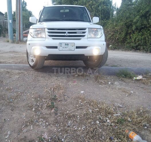 Mitsubishi Pajero io 2001, 241,000 km - 2.0 л - Bakı