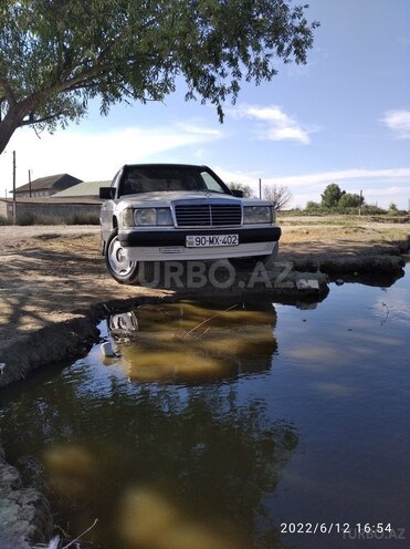 Mercedes 190 1989, 125,110 km - 2.0 l - Salyan