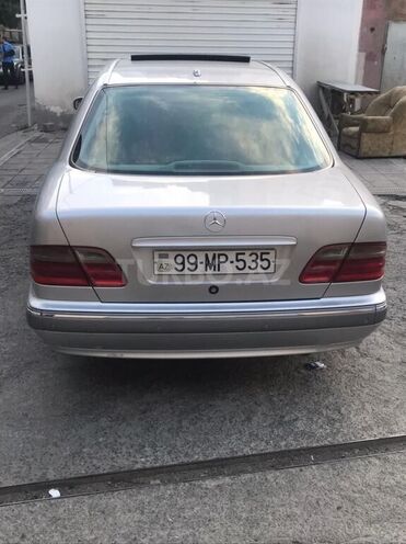 Mercedes E 240 2000, 393,000 km - 2.4 l - Bakı