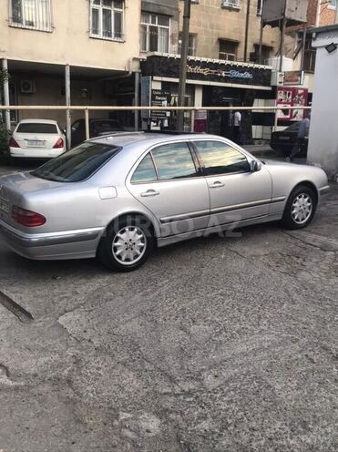 Mercedes E 240 2000, 393,000 km - 2.4 l - Bakı