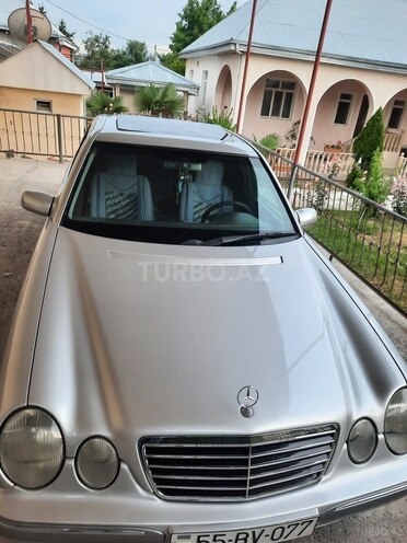 Mercedes E 220 2000, 300,000 km - 2.2 л - Şəki