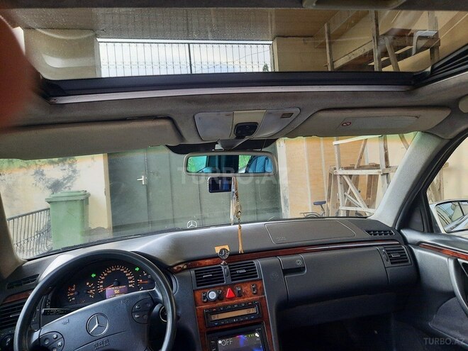 Mercedes E 220 2000, 300,000 km - 2.2 л - Şəki