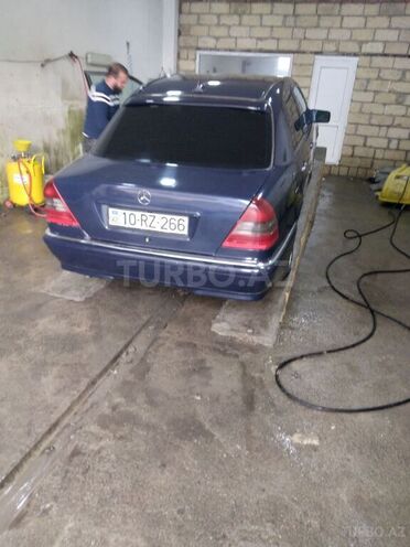 Mercedes C 200 1995, 620,000 km - 2.0 l - Quba