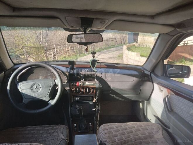 Mercedes C 200 1995, 620,000 km - 2.0 l - Quba