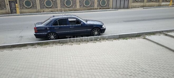 Mercedes C 200 1995, 620,000 km - 2.0 l - Quba