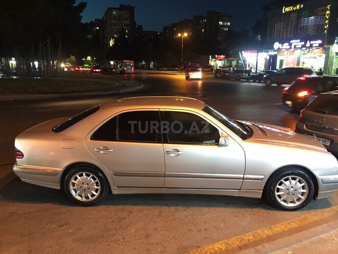 Mercedes E 240 2000, 390,000 km - 2.4 l - Bakı