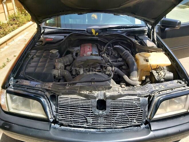 Mercedes C 230 1999, 333,000 km - 2.3 l - Bakı